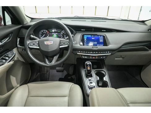 Used 2023 Cadillac XT4 Premium Luxury image 28