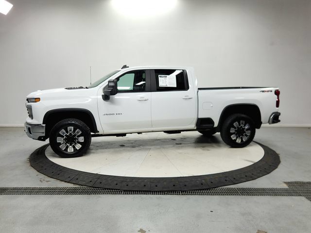 Used 2024 Chevrolet Silverado 3500 LT w/ Convenience Package AWD/4WD image 5