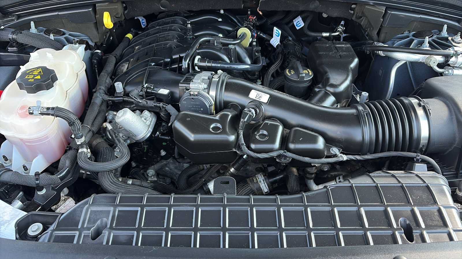 Used 2025 Jeep Grand Cherokee Altitude AWD/4WD image 30