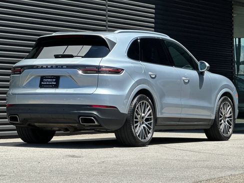 Used 2023 Porsche Cayenne AWD/4WD image 8