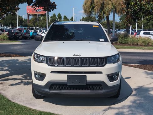 Used 2021 Jeep Compass Latitude AWD/4WD image 3