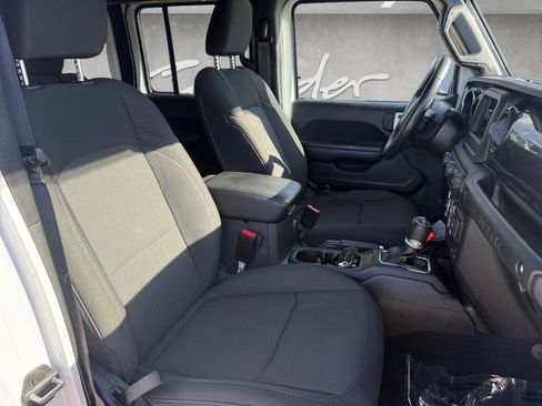 Used 2021 Jeep Wrangler Unlimited Sport image 15