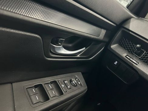 Certified 2025 Honda CR-V LX image 28
