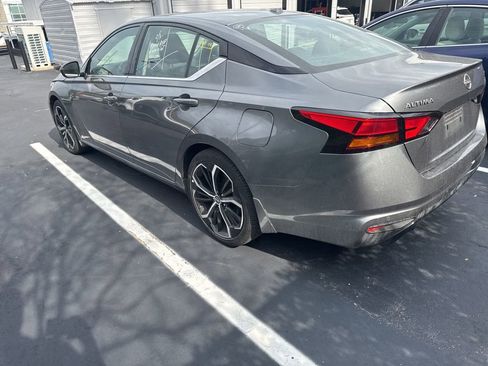 Used 2025 Nissan Altima 2.5 SR image 10