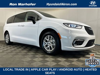 Used 2024 Chrysler Pacifica Touring-L