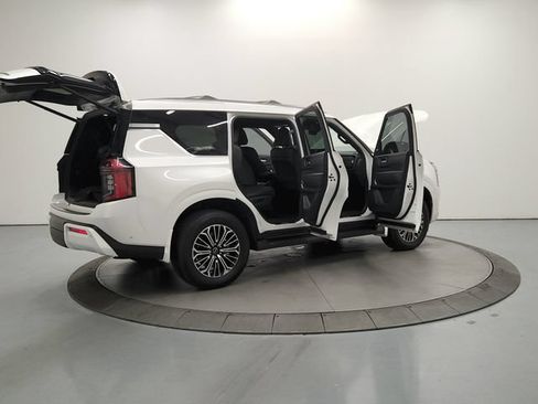 Used 2026 Nissan Armada Platinum RWD image 16