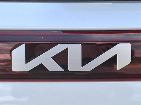 New 2026 Kia Seltos S image 12