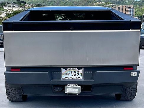 Used 2024 Tesla Cybertruck AWD Crew Cab image 5
