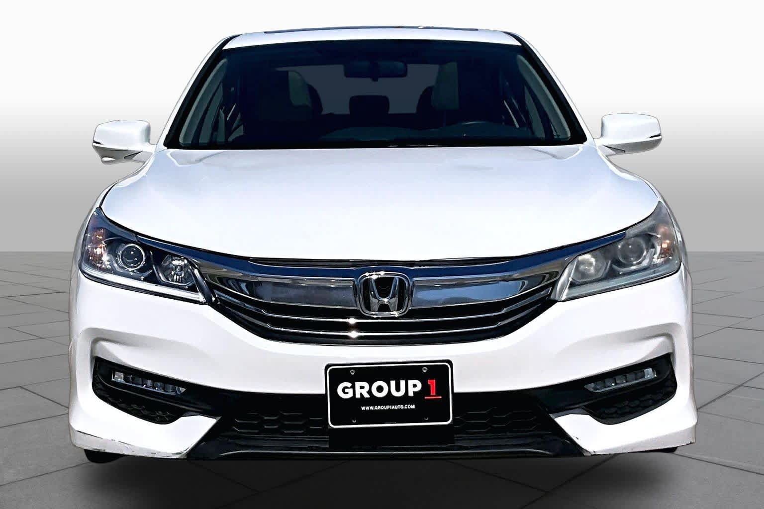 Used 2017 Honda Accord EX image 4