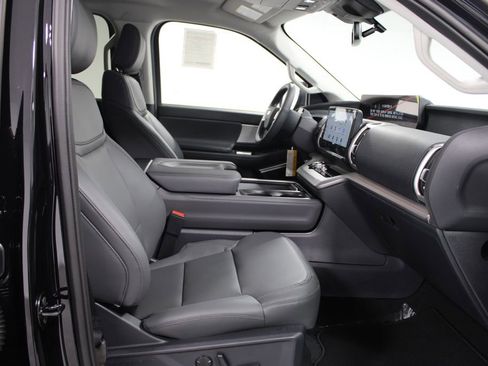 New 2026 Ford Expedition Active image 29