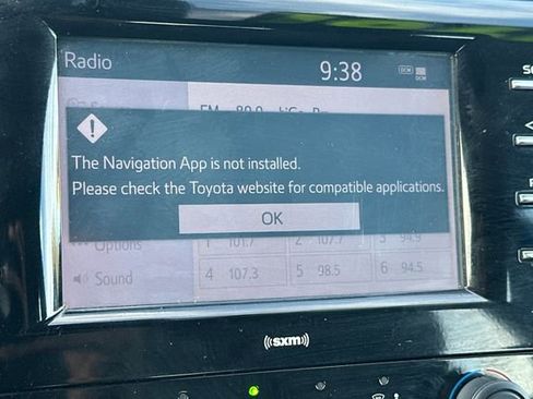 Used 2020 Toyota Camry LE image 21