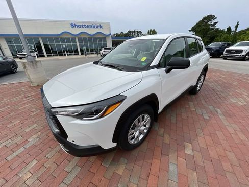 Used 2023 Toyota Corolla Cross L FWD image 22