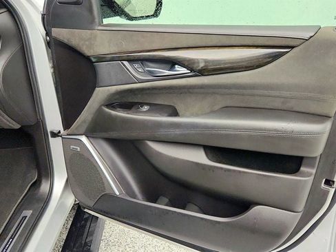 Used 2020 Cadillac Escalade Platinum image 29