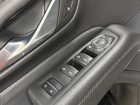 Used 2023 GMC Yukon XL Denali image 19