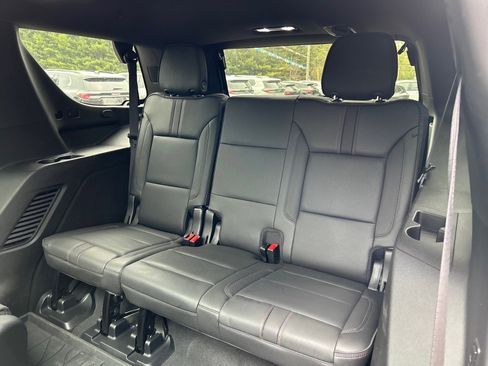 Used 2022 Chevrolet Tahoe RST w/ Luxury Package AWD/4WD image 9