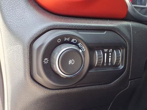Used 2021 Jeep Wrangler Unlimited Rubicon AWD/4WD image 14