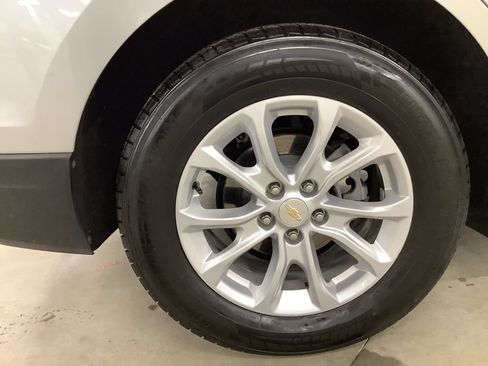 Used 2021 Chevrolet Equinox LT AWD/4WD image 25