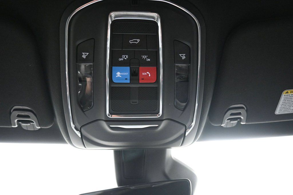 Used 2024 Jeep Wagoneer Series II w/ Flexible Seating Group AWD/4WD image 15