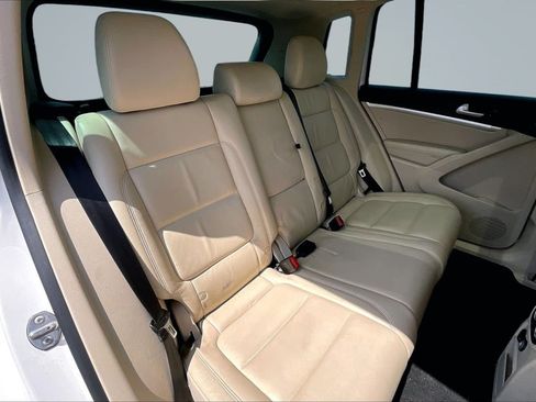 Used 2013 Volkswagen Tiguan SE FWD image 27