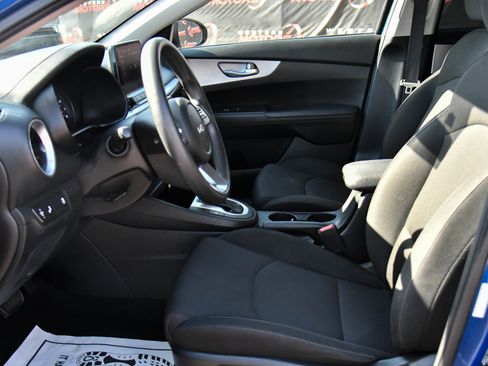 Used 2024 Kia Forte LXS w/ LXS Technology Package FWD image 17