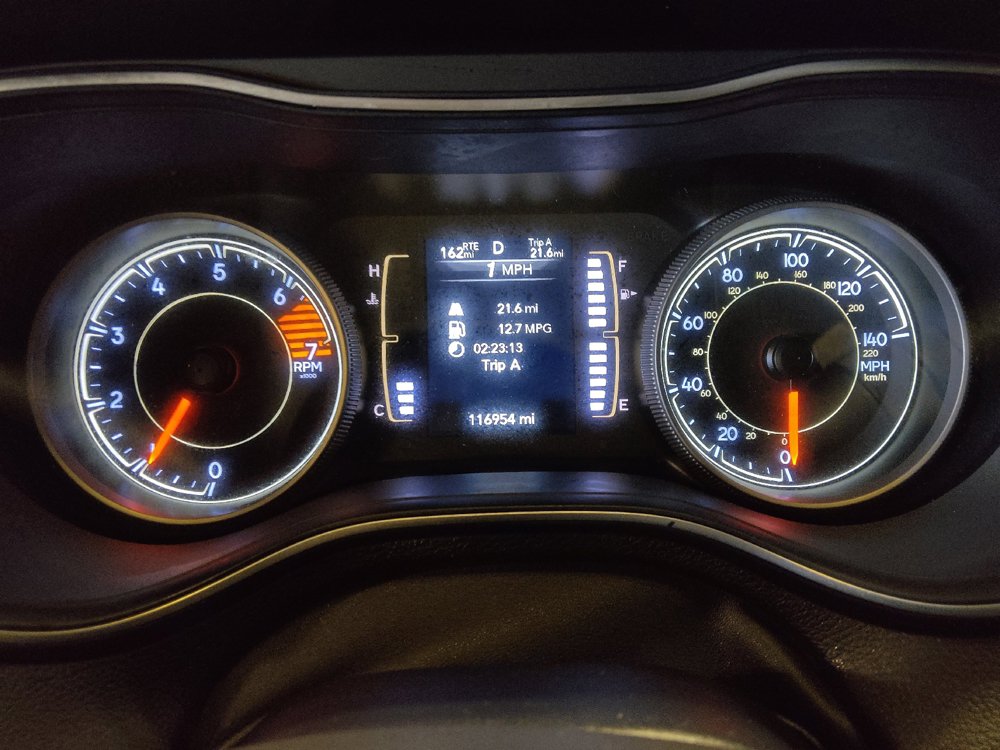 Used 2019 Jeep Cherokee Latitude w/ Popular Appearance Group FWD image 23