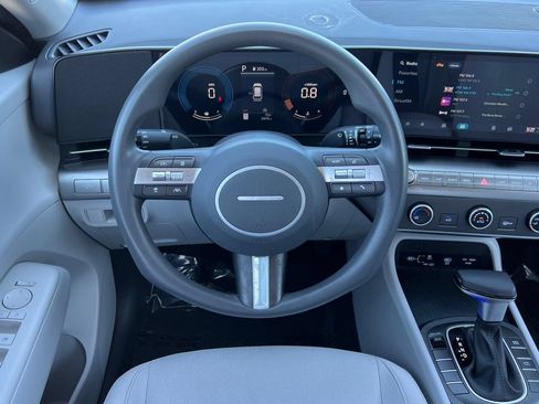 Used 2026 Hyundai Kona SE FWD image 16