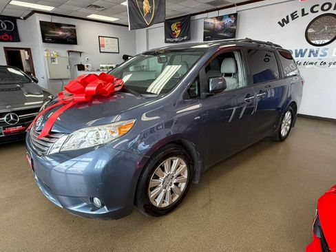 Used 2016 Toyota Sienna XLE w/ XLE Navigation Package AWD/4WD image 3