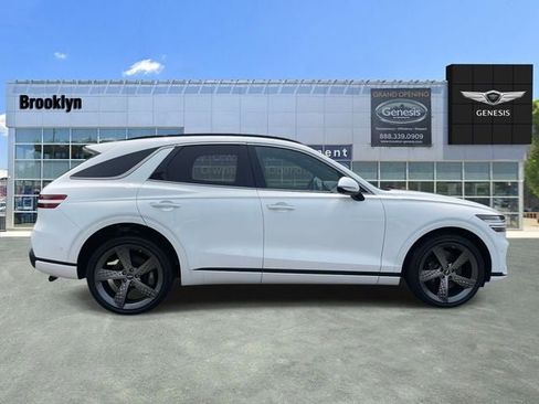 Used 2025 Genesis GV70 3.5T Sport w/ Sport Advanced Package image 5