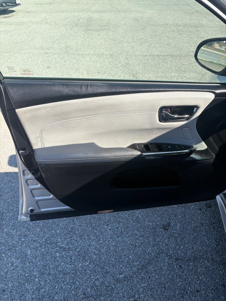 Used 2013 Toyota Avalon XLE Touring FWD image 10