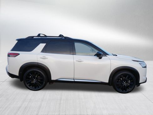 Used 2023 Nissan Pathfinder Platinum image 8