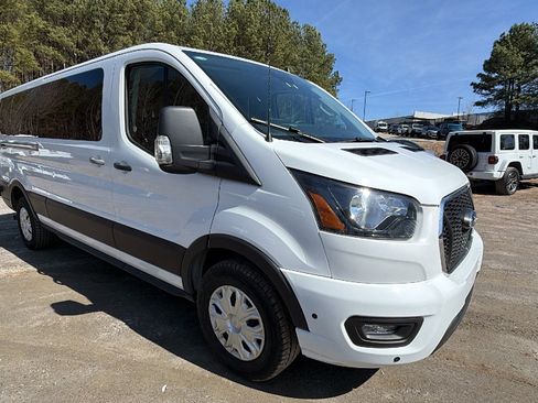 Used 2024 Ford Transit 350 XLT image 5