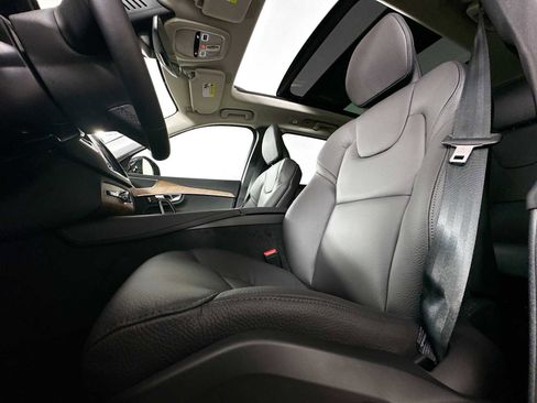 Used 2025 Volvo XC90 B6 Plus w/ Protection Package Premier image 16