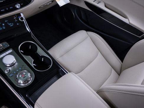 New 2026 Genesis GV70 2.5T AWD/4WD image 28