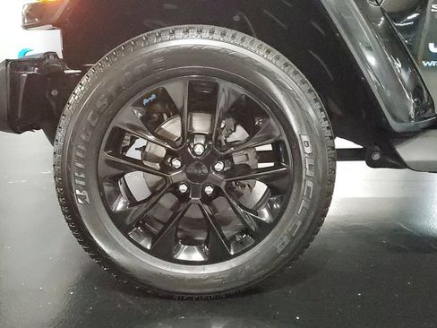 Used 2023 Jeep Wrangler Unlimited Sahara AWD/4WD image 7