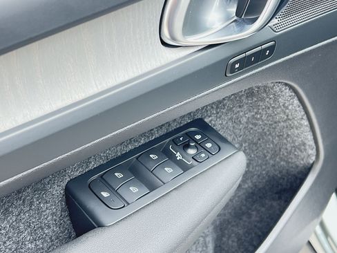 New 2026 Volvo XC40 B5 Core AWD/4WD image 15