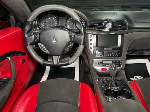 Used 2017 Maserati GranTurismo Sport image 31