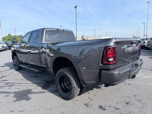 New 2026 RAM 3500 Big Horn AWD/4WD image 7