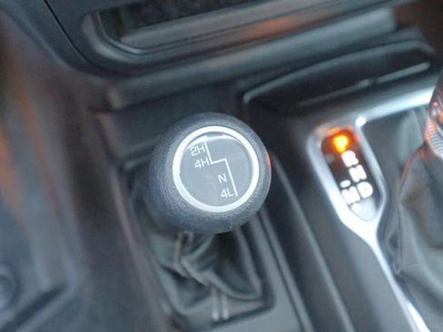 Used 2020 Jeep Wrangler Unlimited Sahara image 25