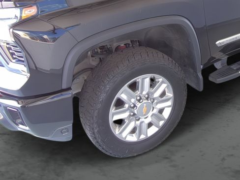 Used 2024 Chevrolet Silverado 2500 High Country w/ High Country Premium Package AWD/4WD image 7