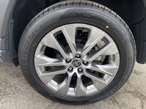 Used 2021 Toyota RAV4 XLE Premium image 13