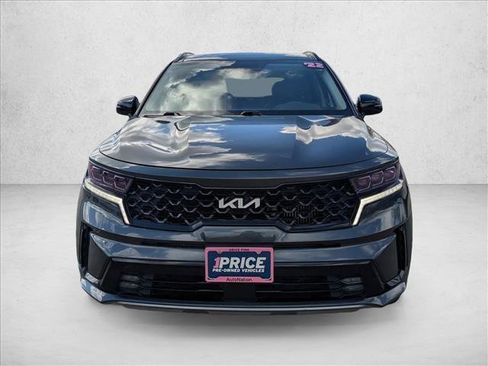 Used 2022 Kia Sorento SX image 2