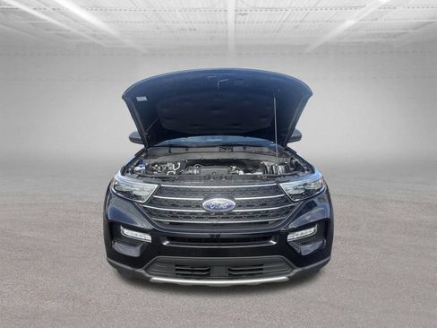 Used 2024 Ford Explorer XLT w/ Equipment Group 202A AWD/4WD image 66