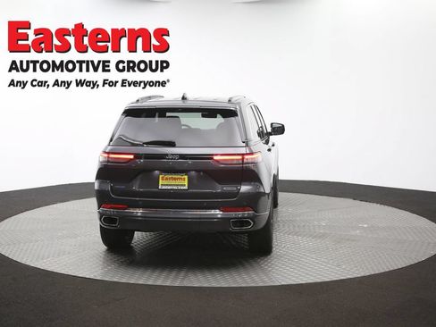 Used 2023 Jeep Grand Cherokee Overland w/ Luxury Tech Group IV AWD/4WD image 43