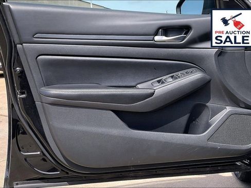 Used 2024 Nissan Altima 2.5 SV FWD image 22