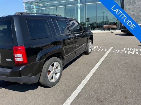 Used 2016 Jeep Patriot Latitude FWD image 2