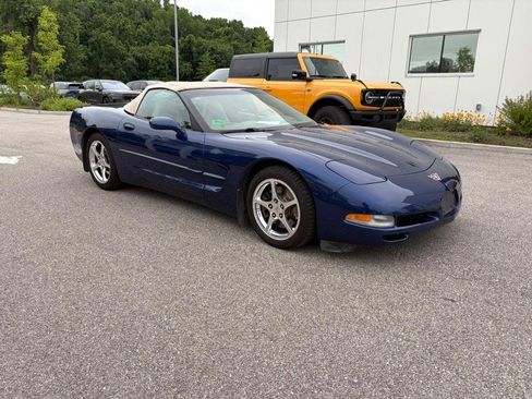 Used 2004 Chevrolet Corvette Convertible w/ Preferred Equipment Group RWD image 4