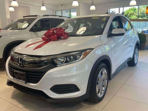 Used 2021 Honda HR-V LX image 2
