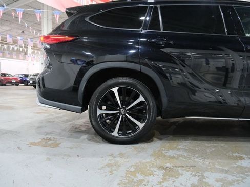 Used 2021 Toyota Highlander XSE image 13