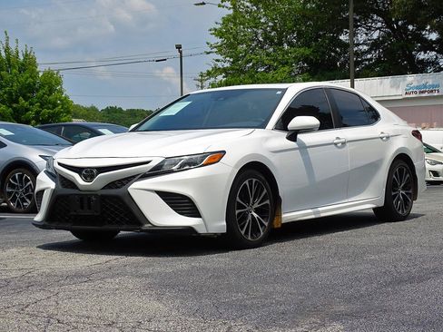 Used 2019 Toyota Camry SE w/ Audio Package FWD image 8