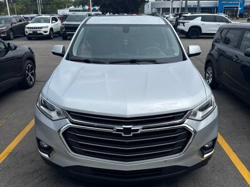 Used 2019 Chevrolet Traverse LT w/ LPO, Floor Liner Package FWD image 2